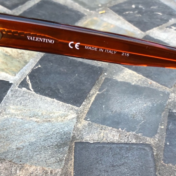 Valentino women’s sunglasses V724S. NWB. - Picture 5 of 8